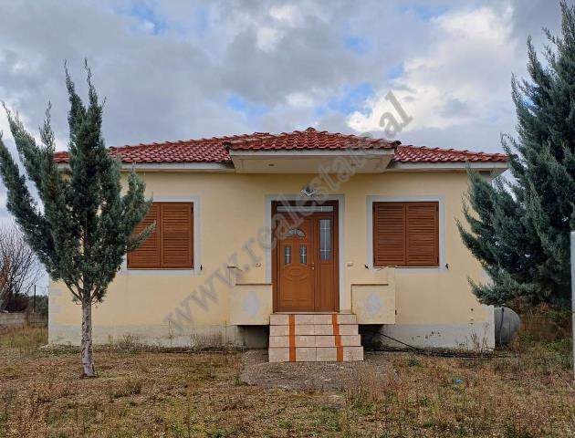 One storey house and land for sale in Elbasan city, Albania